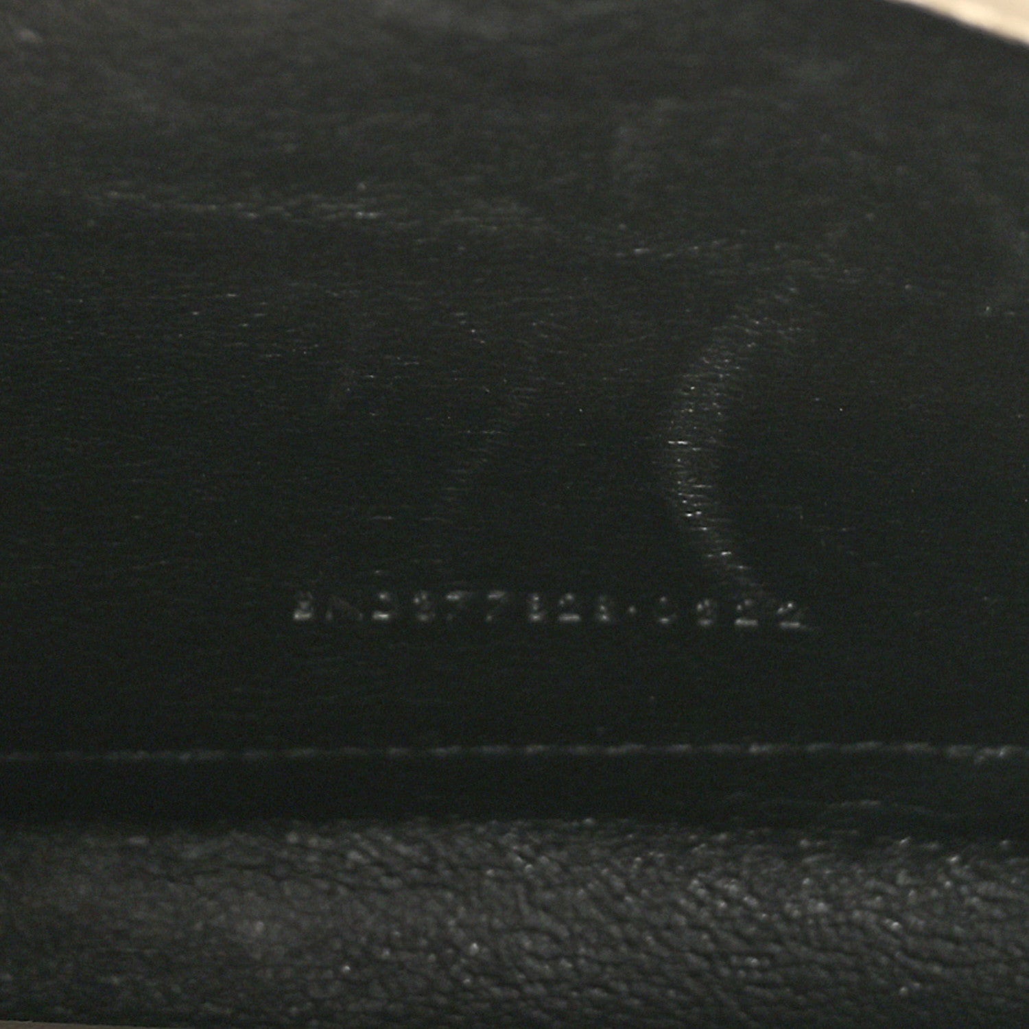 Saint Laurent Grain De Poudre Matelasse Chevron Monogram Chain Wallet Crema Soft 7 of 12