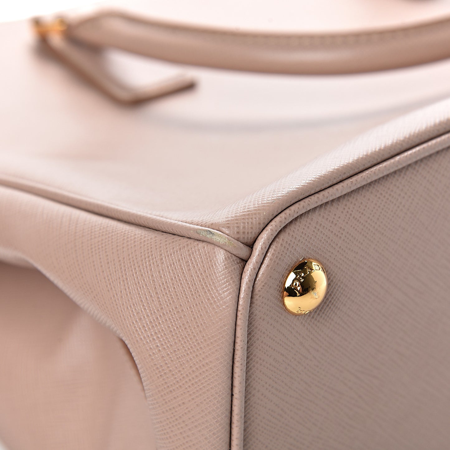 Saffiano Medium Galleria Double Zip Tote Cammeo
