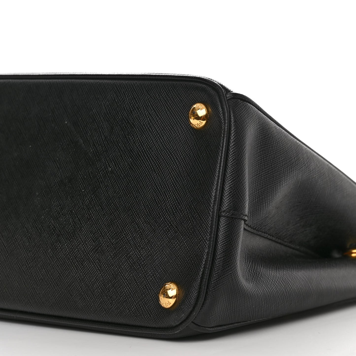 Saffiano Medium Galleria Double Zip Tote Black