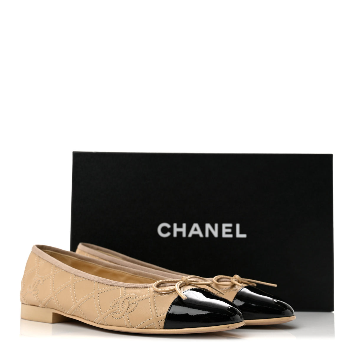 Lambskin Patent Double Stitched CC Cap Toe Ballerina Flats 37 Beige Black