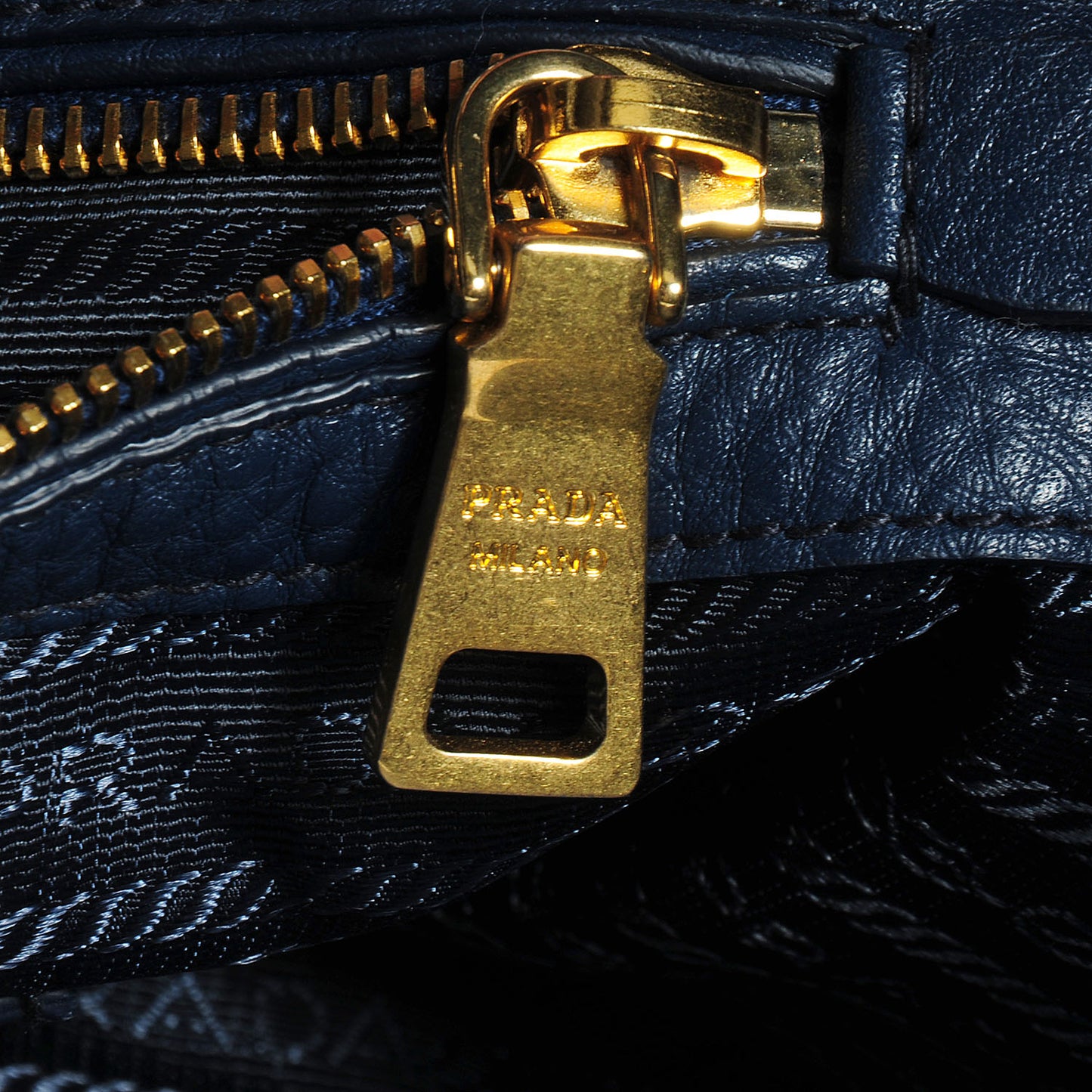 Cervo Deerskin Zipper Detail Tote Bleuette