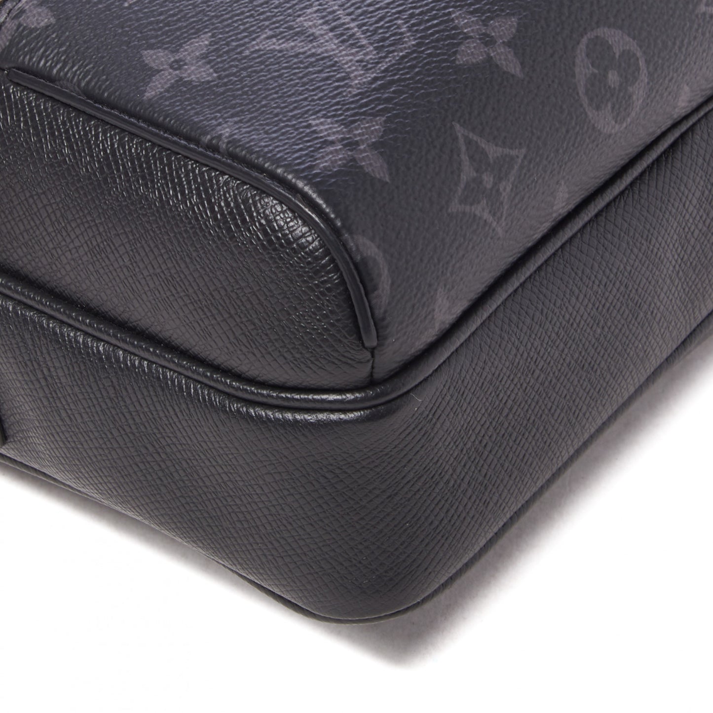Taiga Monogram Eclipse Outdoor Messenger Black