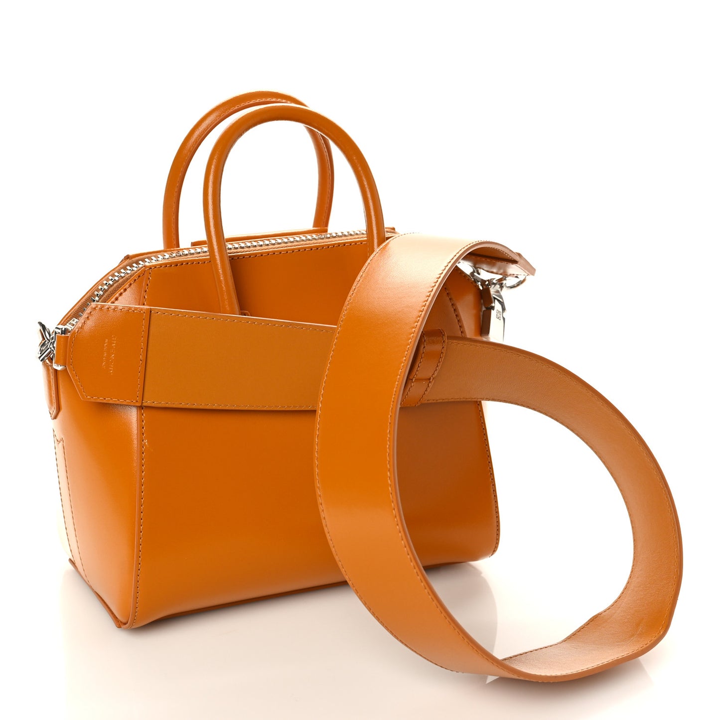 Shiny Lord Calfskin Small Antigona Camel