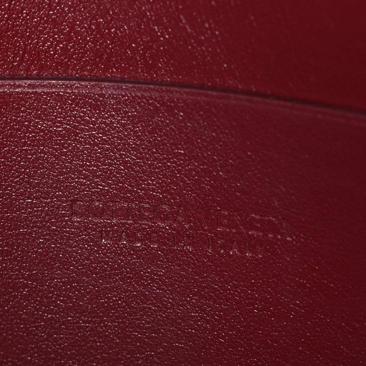 Nappa Maxi Intrecciato Cassette Flat Zip Medium Pouch Bordeaux