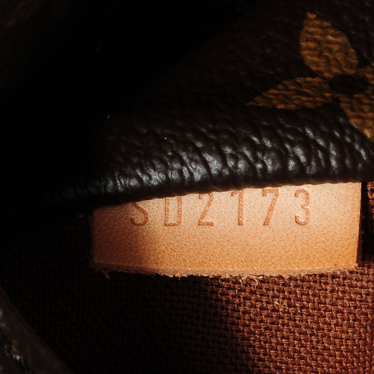 Louis Vuitton Monogram Totally MM 7 of 8