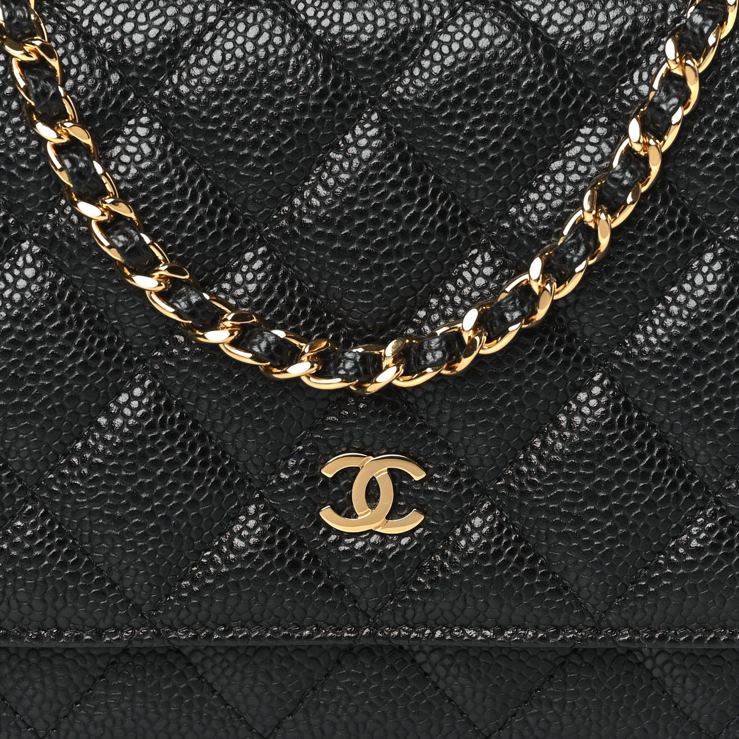 Caviar Quilted Wallet on Chain WOC Black