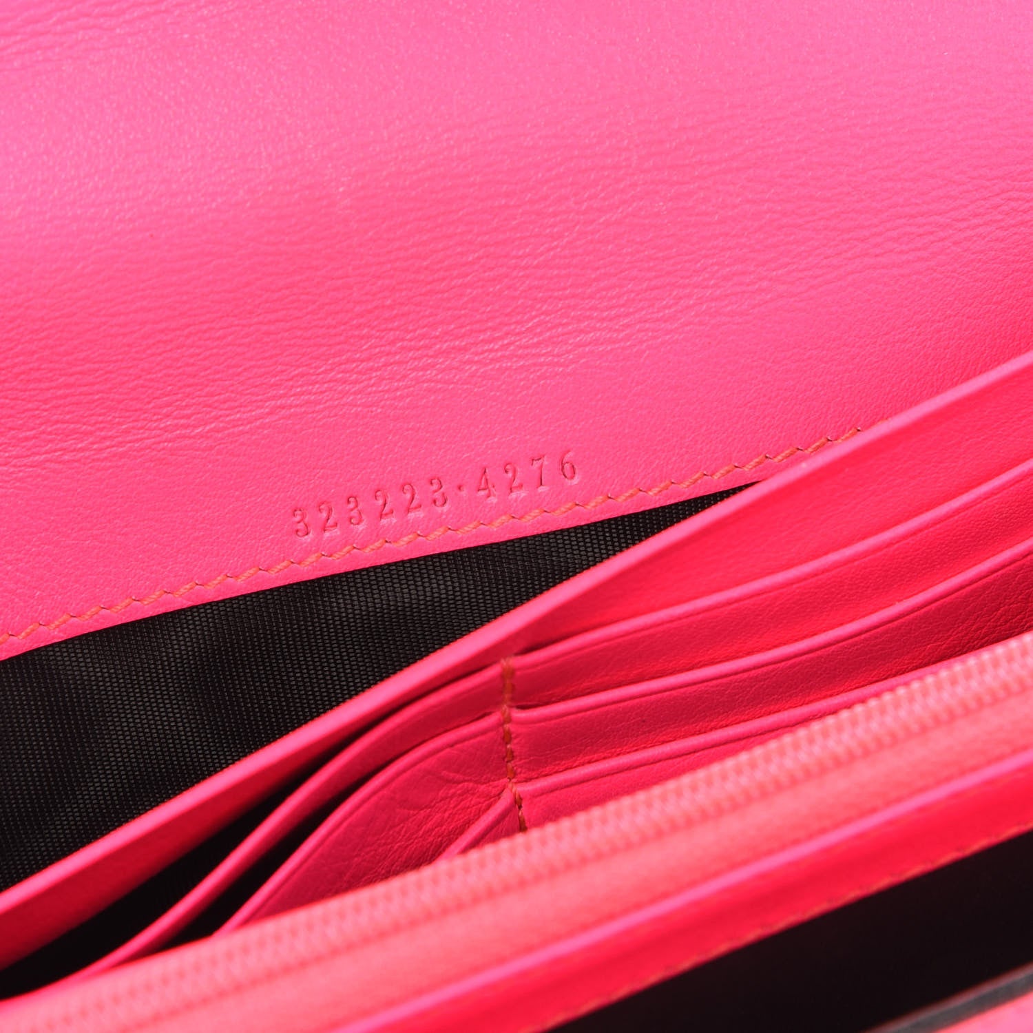 Gucci GG Supreme Monogram Continental Heart Wallet Fluorescent Fuchsia 9 of 12