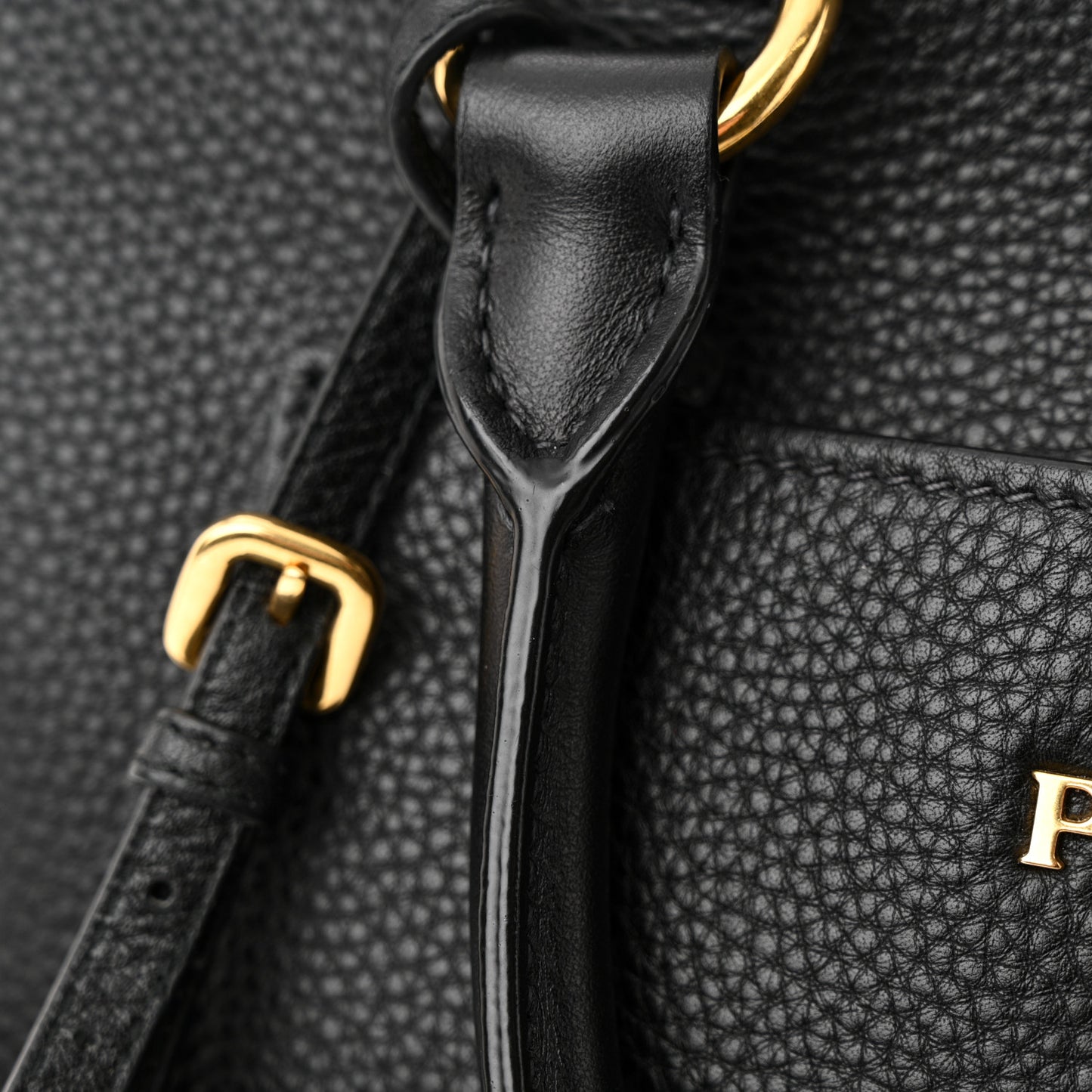 Vitello Daino Boxy Tote Black