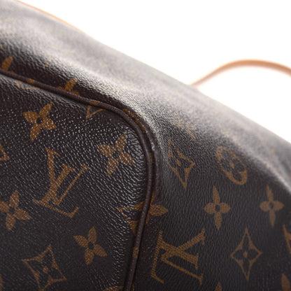 Louis Vuitton Monogram Neverfull MM 17 of 29