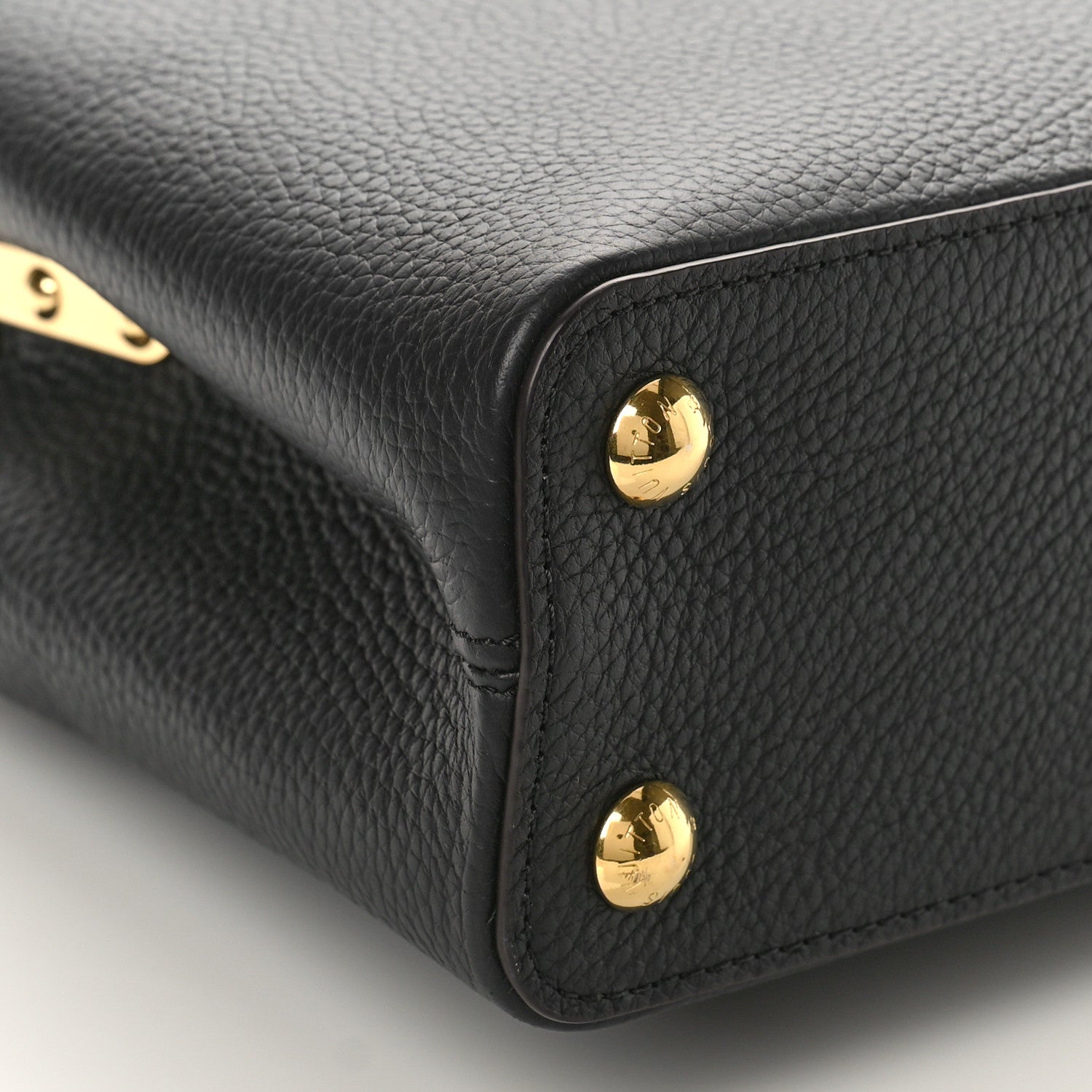 Louis Vuitton Taurillon Capucines BB Black 7 of 8