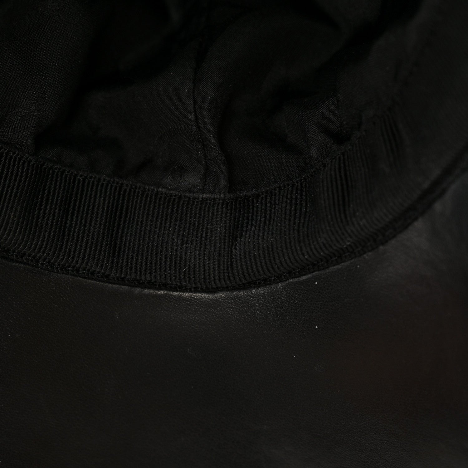 Louis Vuitton Monogram Essential Black 8 of 11