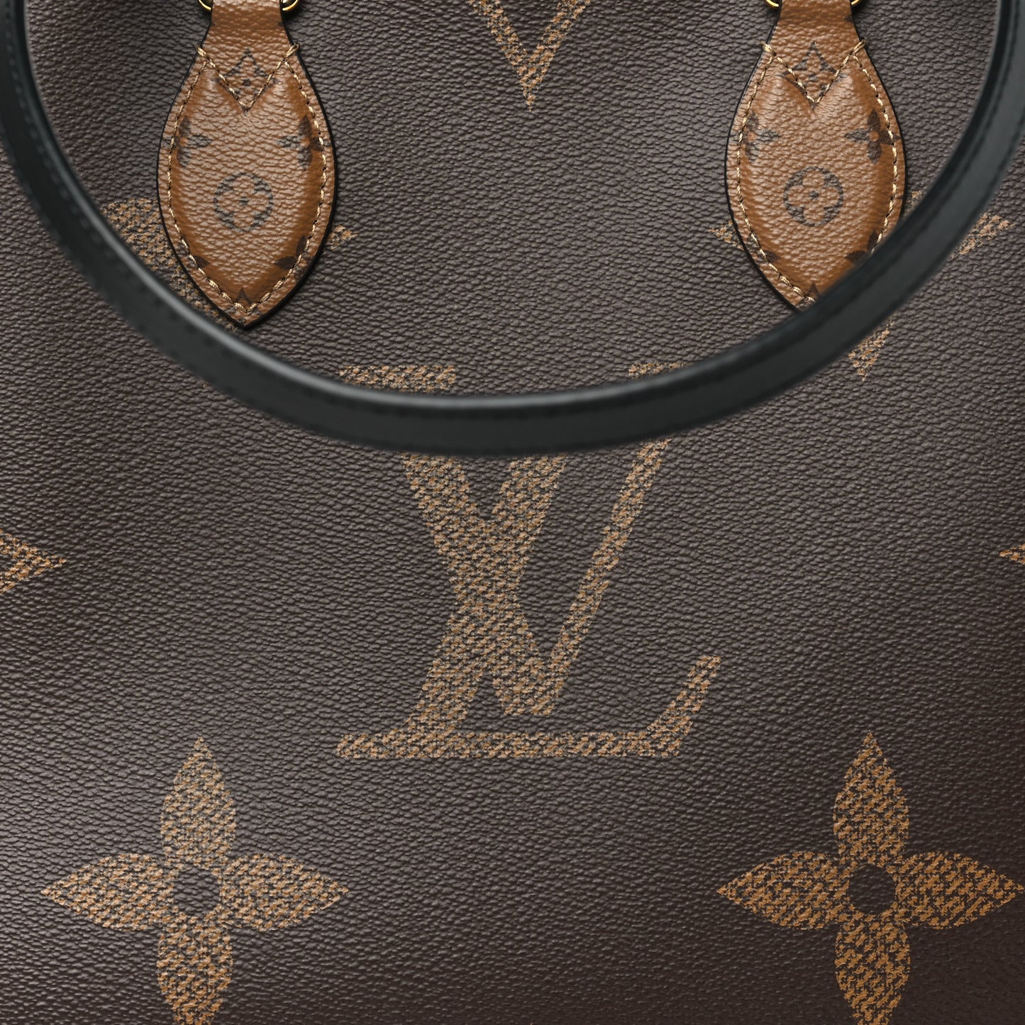 Reverse Monogram Giant Onthego MM