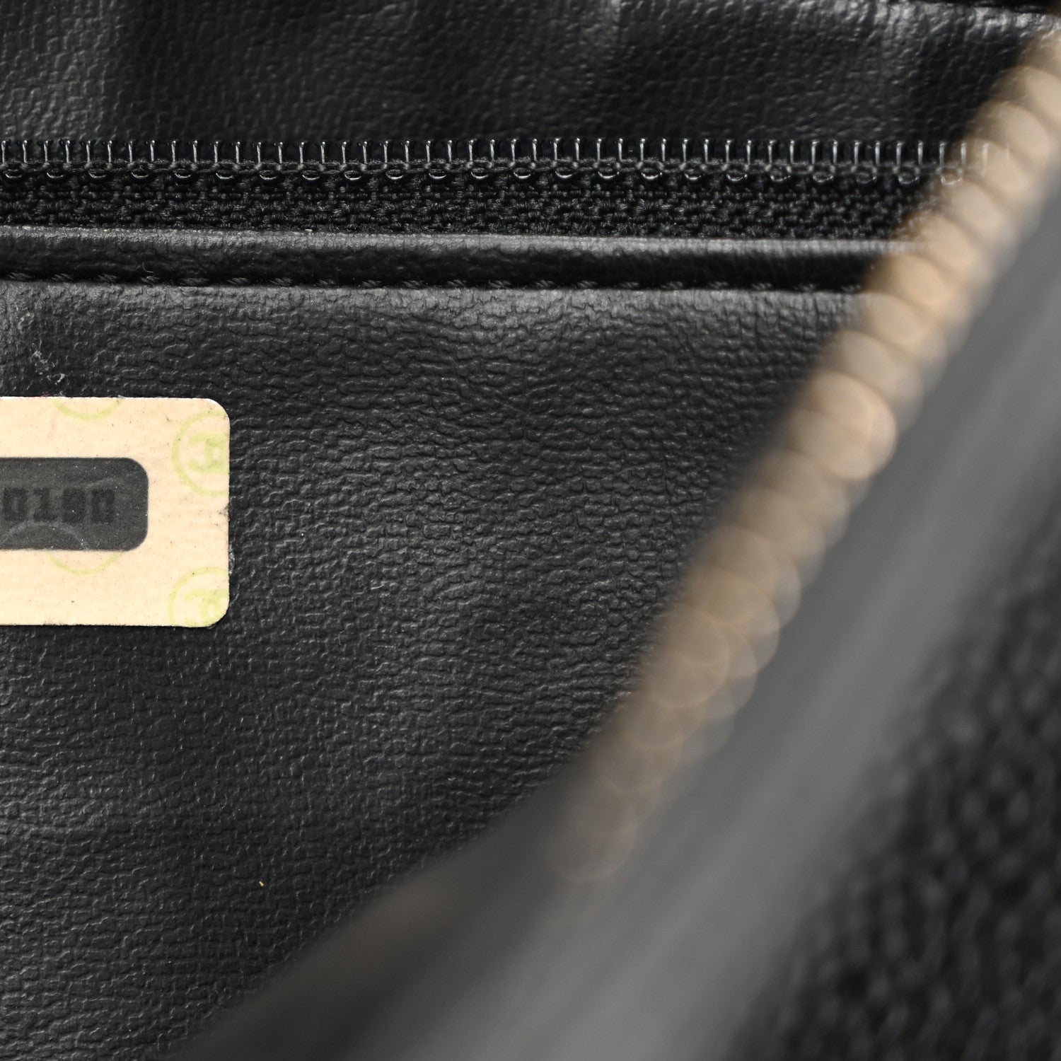 Chanel Caviar CC Hobo Black 14 of 31