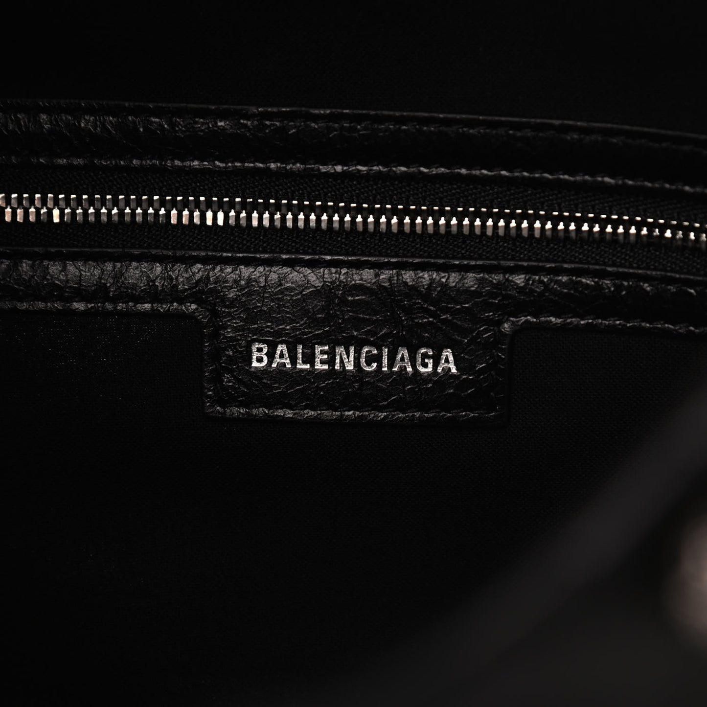 Agneau Arena Medium Le Cagole Shoulder Bag Black