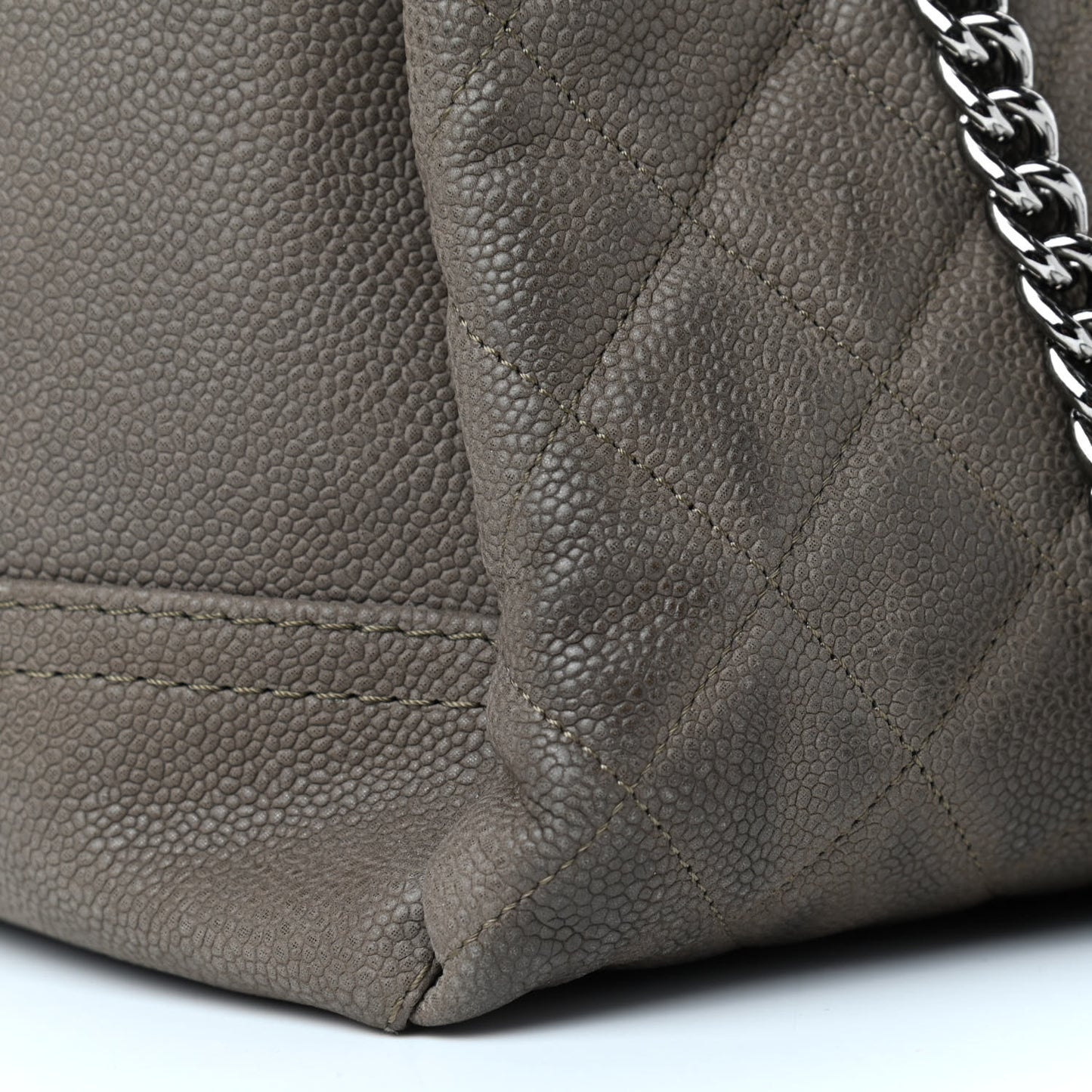Iridescent Caviar Medium Lady Pearly Flap Khaki