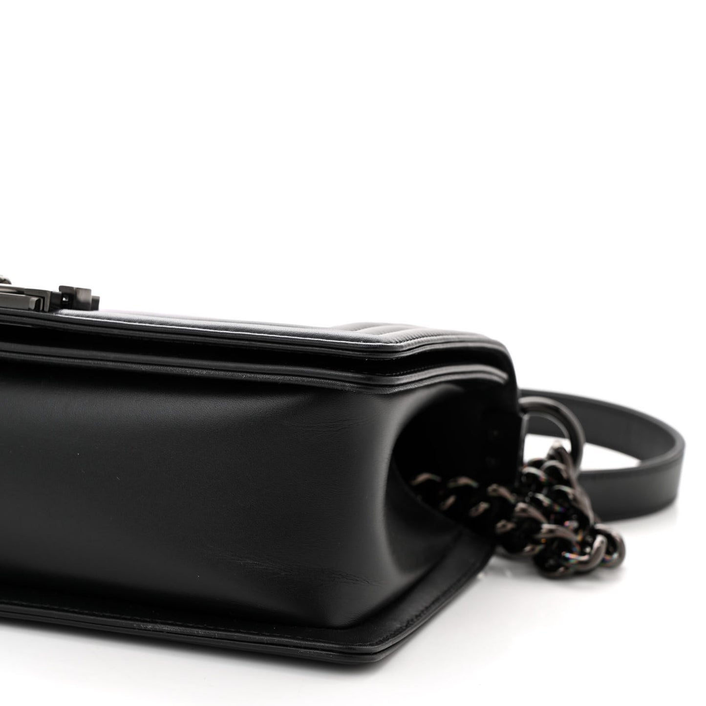 Calfskin Painted Chevron Embossed Medium Boy Flap Black