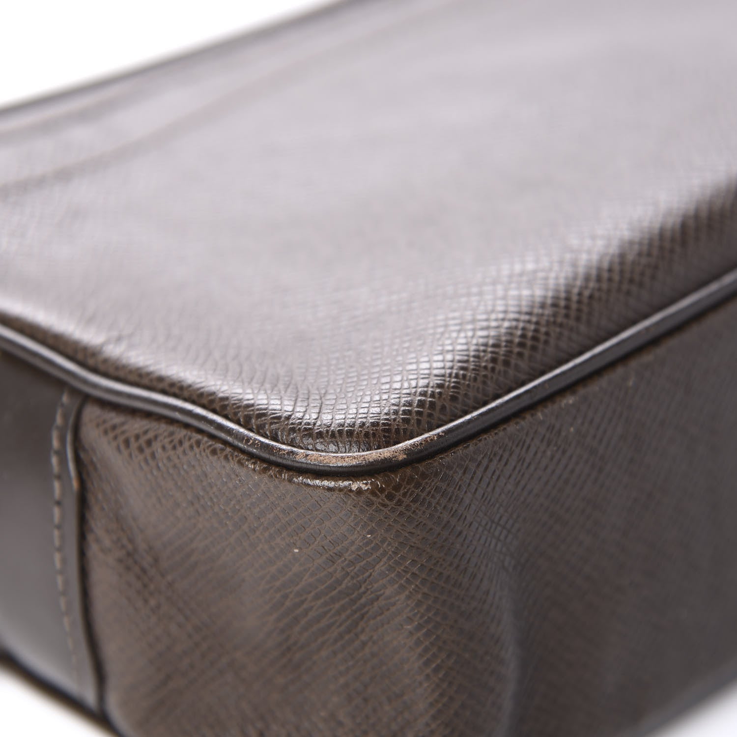 Louis Vuitton Taiga Kaluga Toiletry Pouch Grizzli 10 of 12