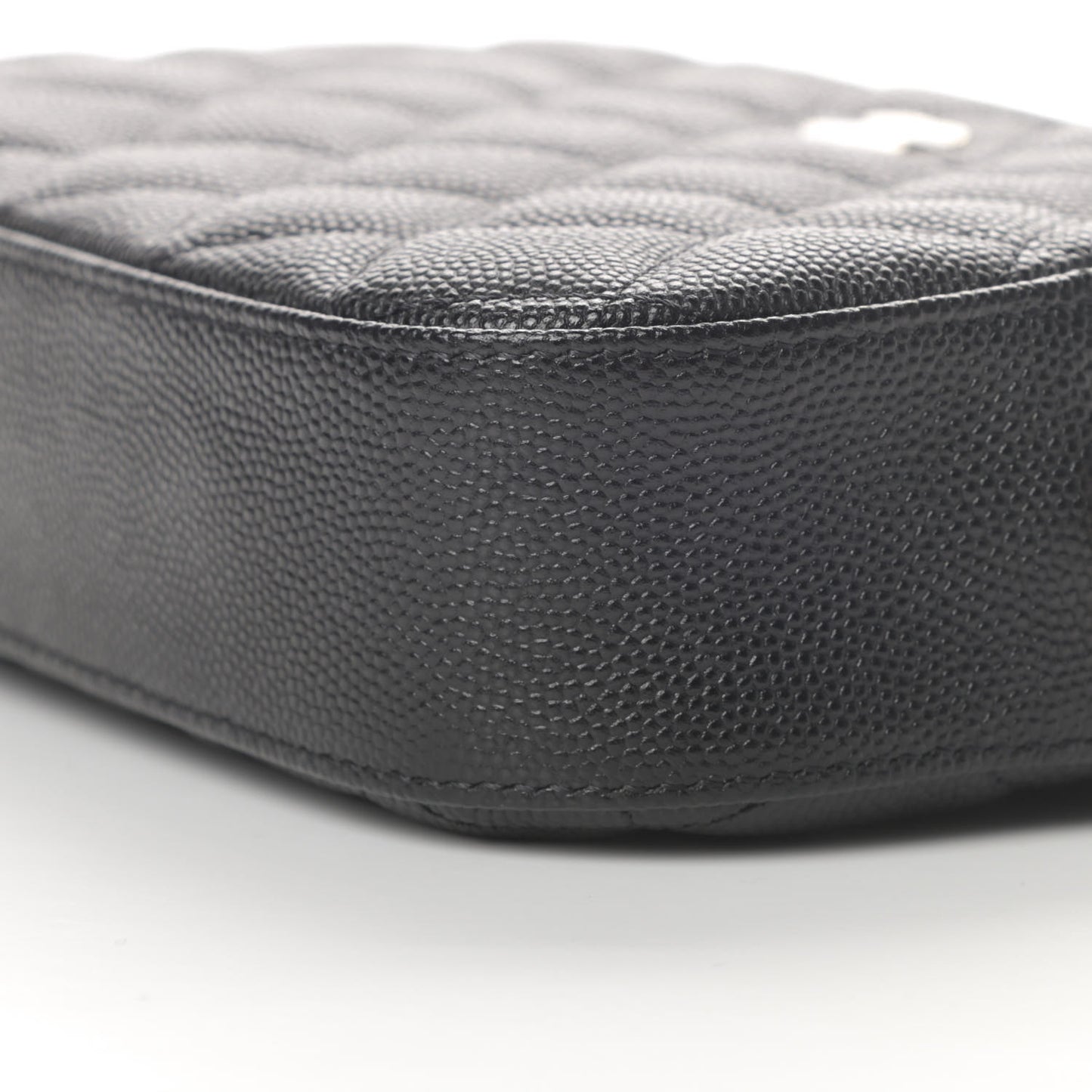 Caviar Quilted Vanity With Chain Black