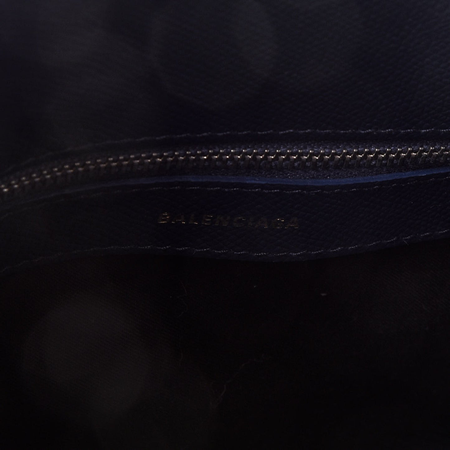 Signature Grained Calfskin Logo S Ville Top Handle Bag Bleu Canopee White
