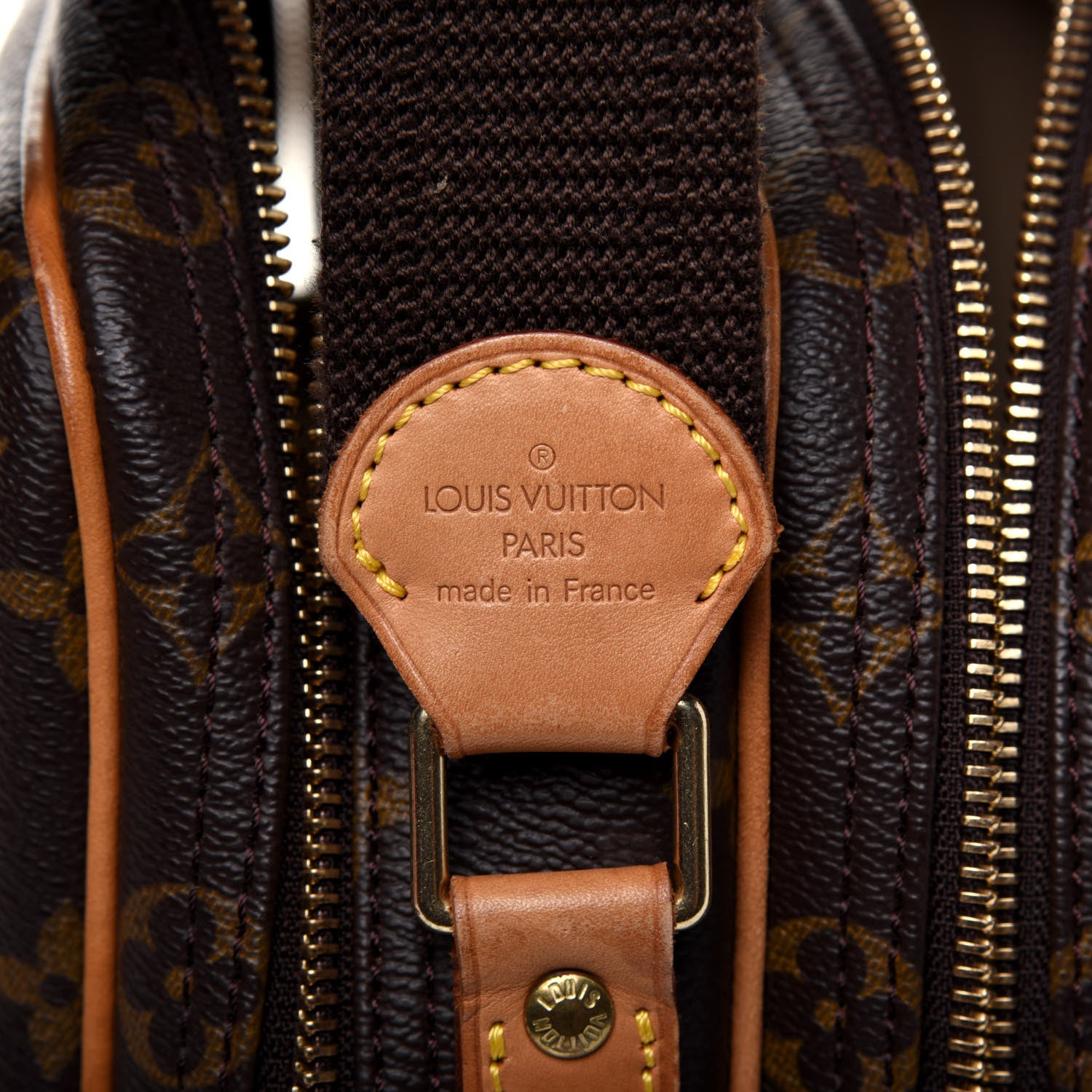 Louis Vuitton Monogram Reporter PM 7 of 22