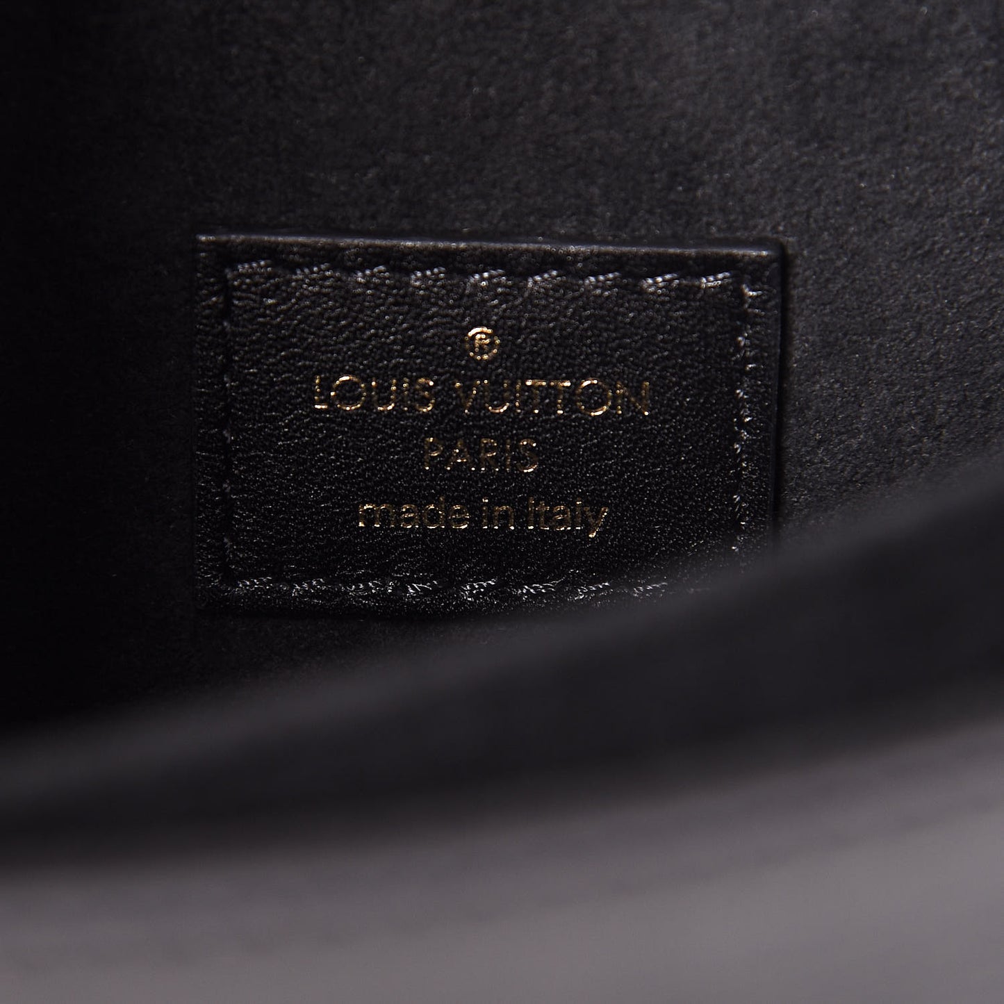 Reverse Monogram Chantilly Lock Black