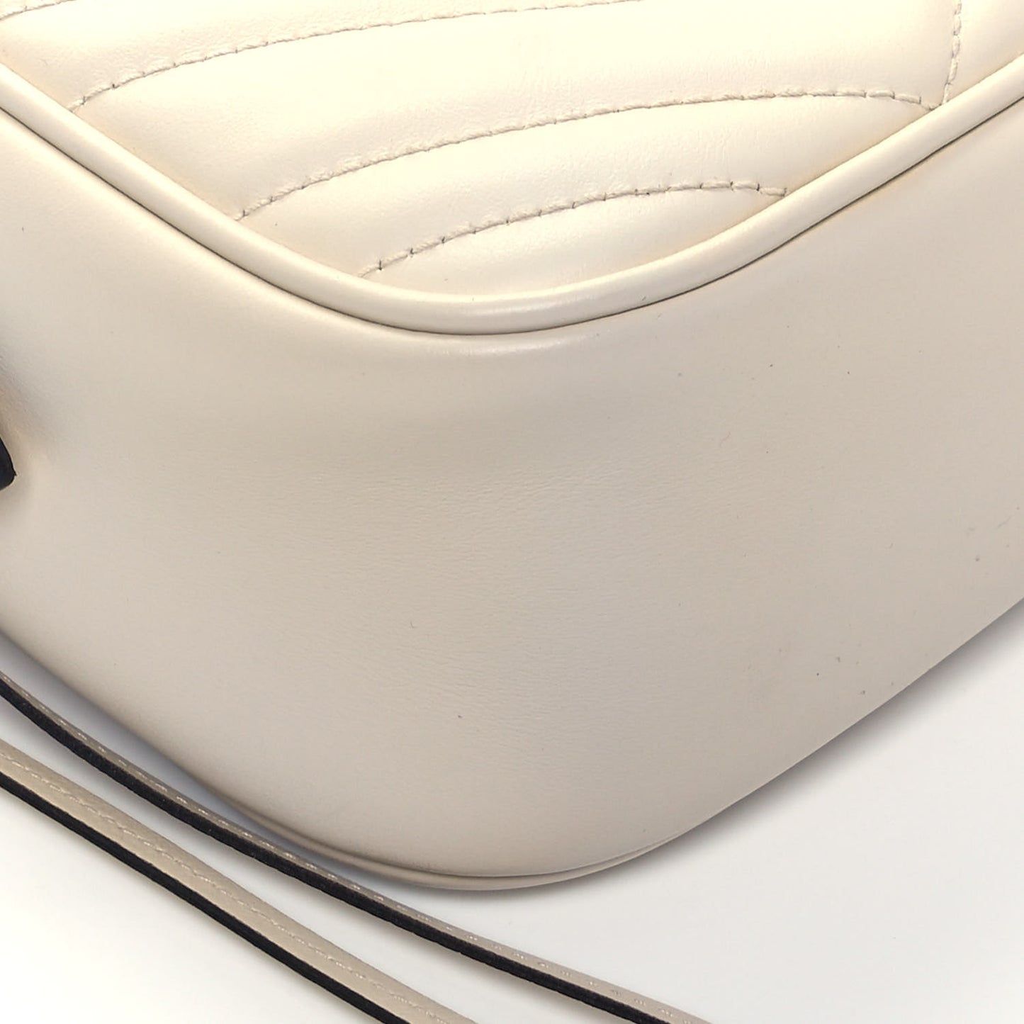 Calfskin Matelasse Small GG Marmont Chain Shoulder Bag White