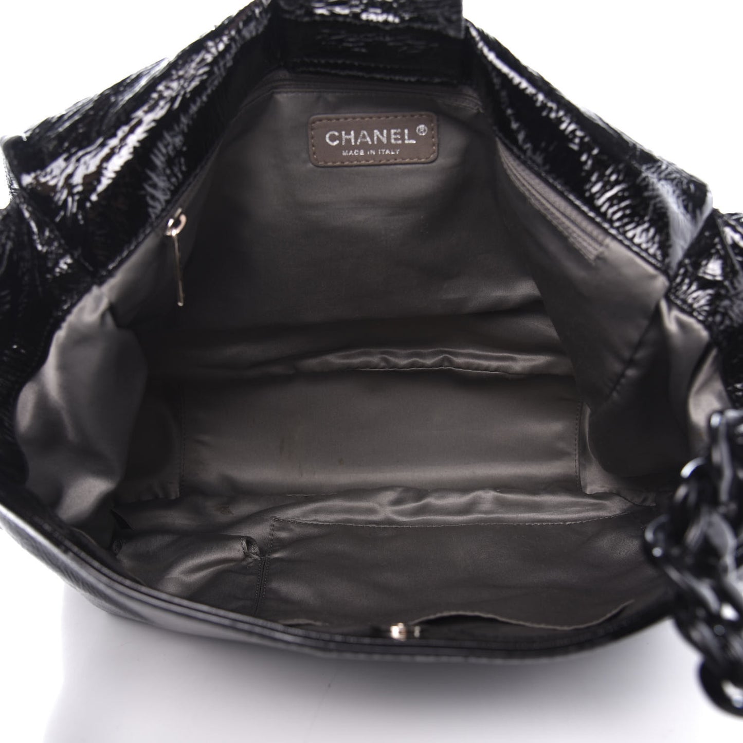 Crinkled Patent Modern Chain Flap Black