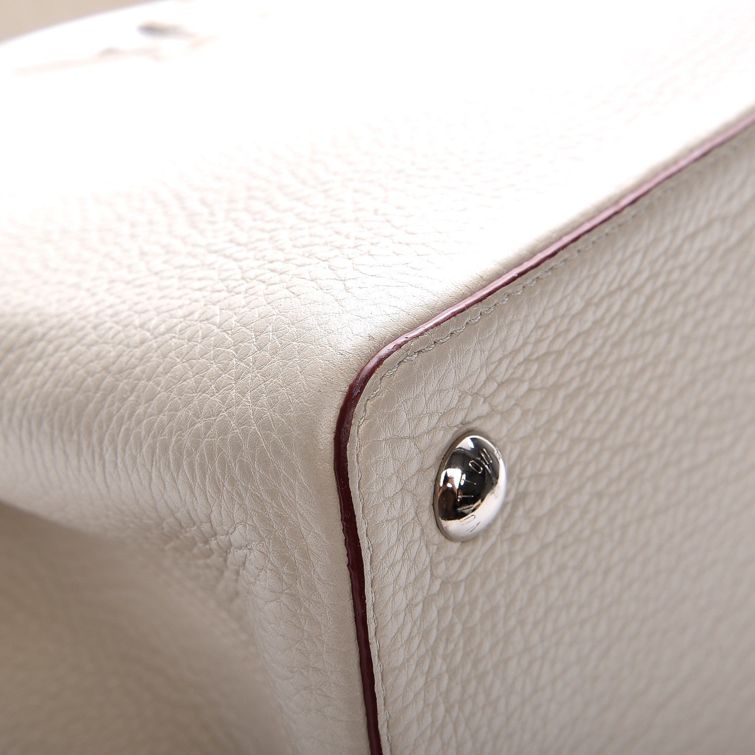 Louis Vuitton Taurillon Capucines MM Galet 7 of 11