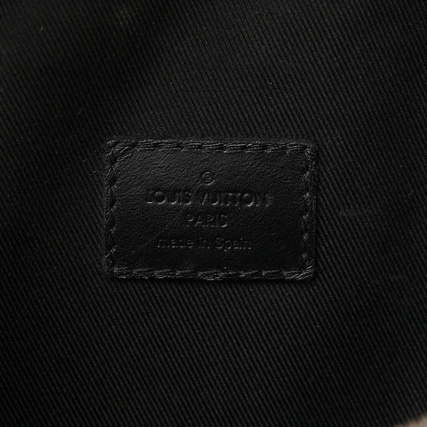 Louis Vuitton Monogram Eclipse Discovery Bumbag 6 of 10