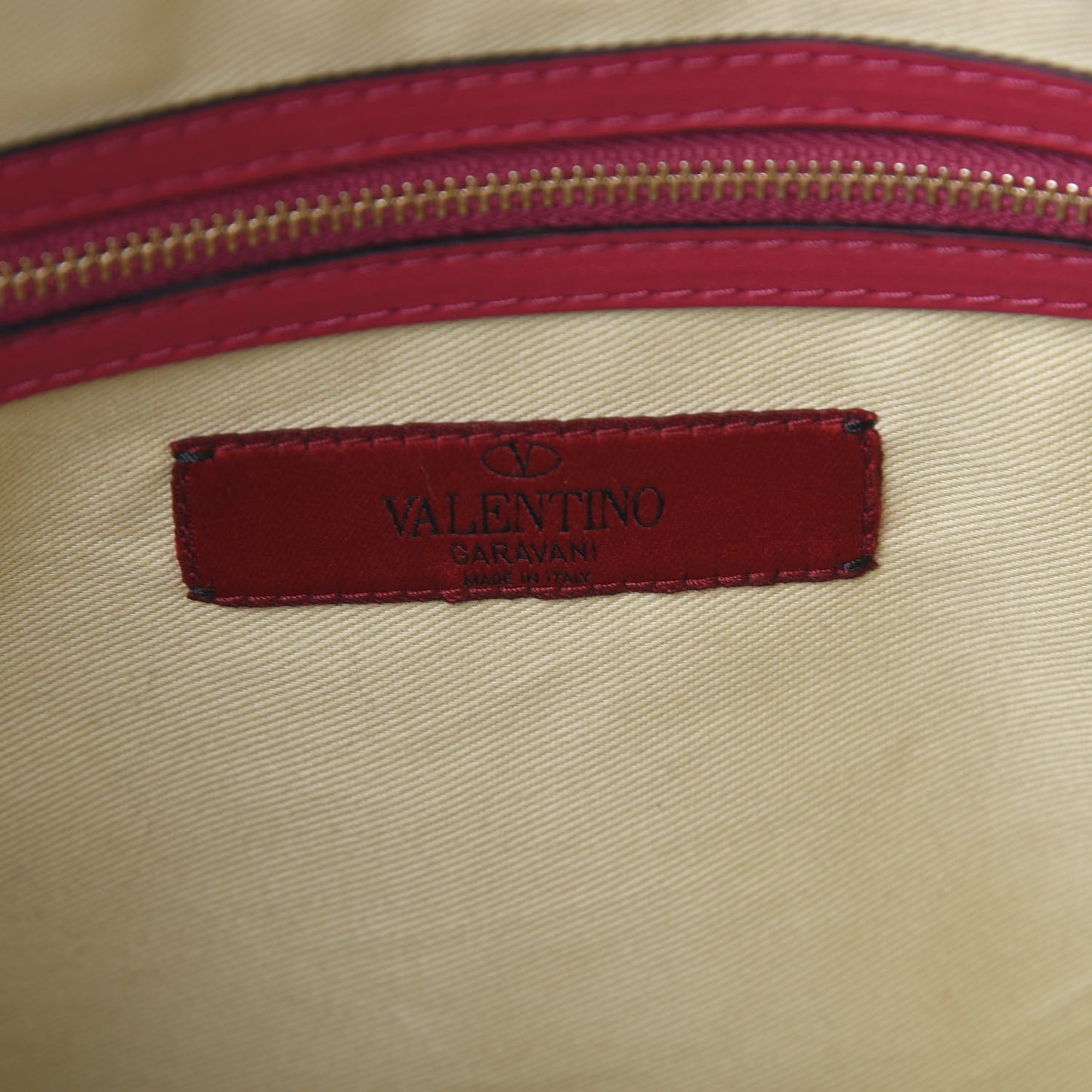 Vitello Large Rockstud Zip Wristlet Pouch Rosso Valentino