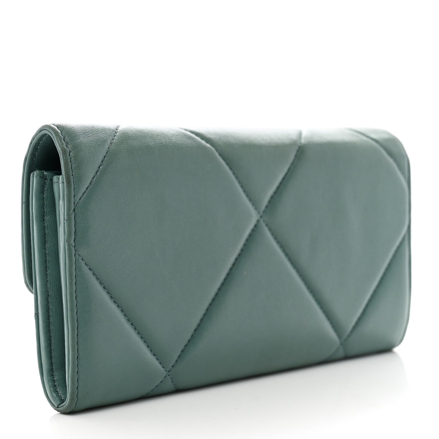 Lambskin Quilted Chanel 19 Flap Wallet Green