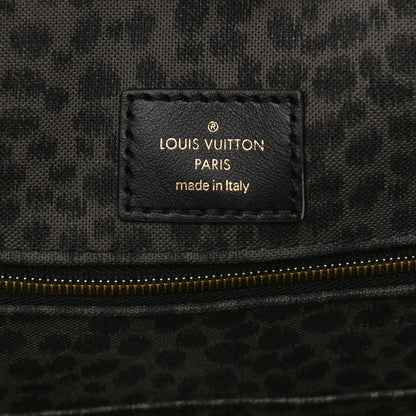 Louis Vuitton Monogram Giant Wild At Heart Onthego GM Arizona 6 of 9