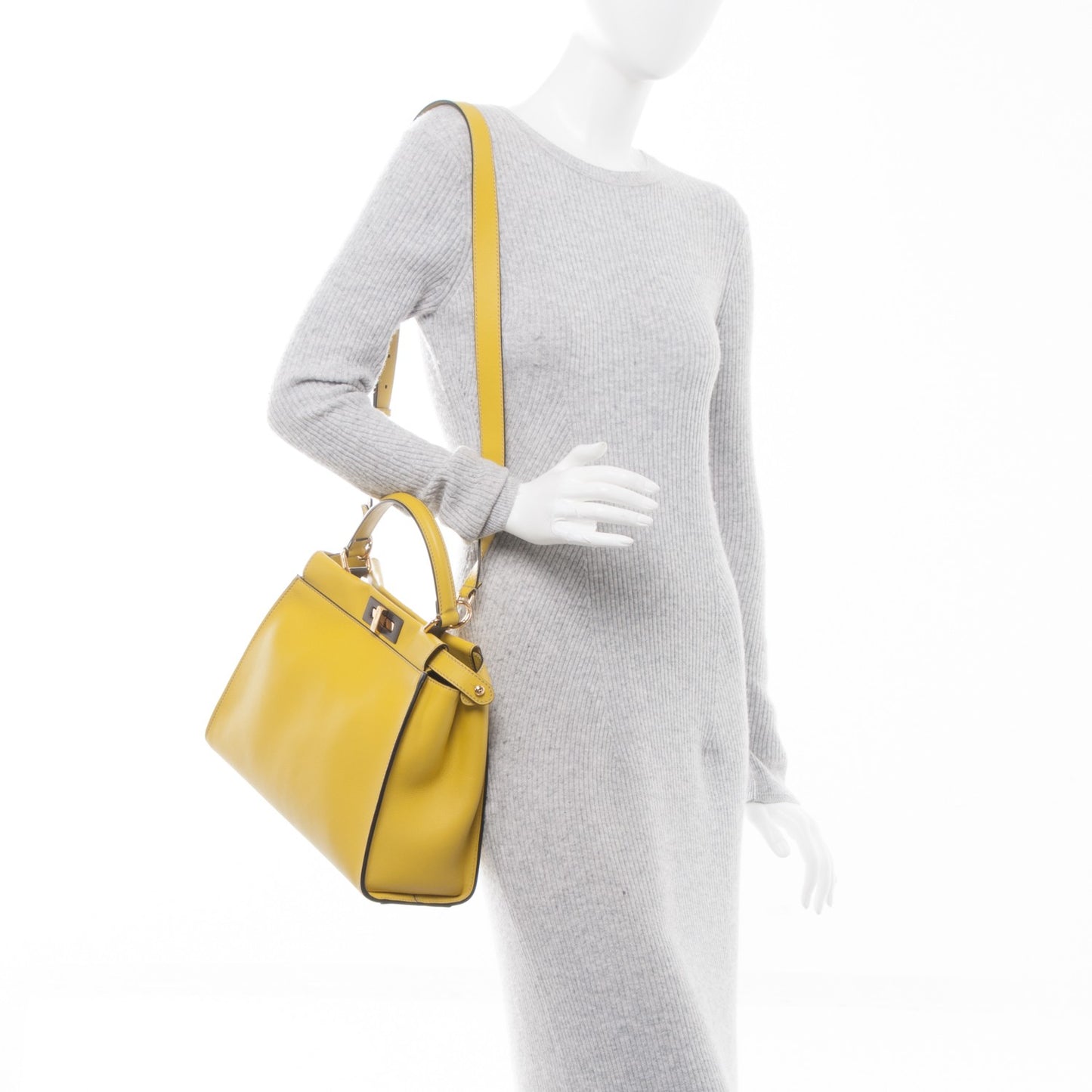 Vitello Seta Medium Peekaboo Iconic Satchel Cedro