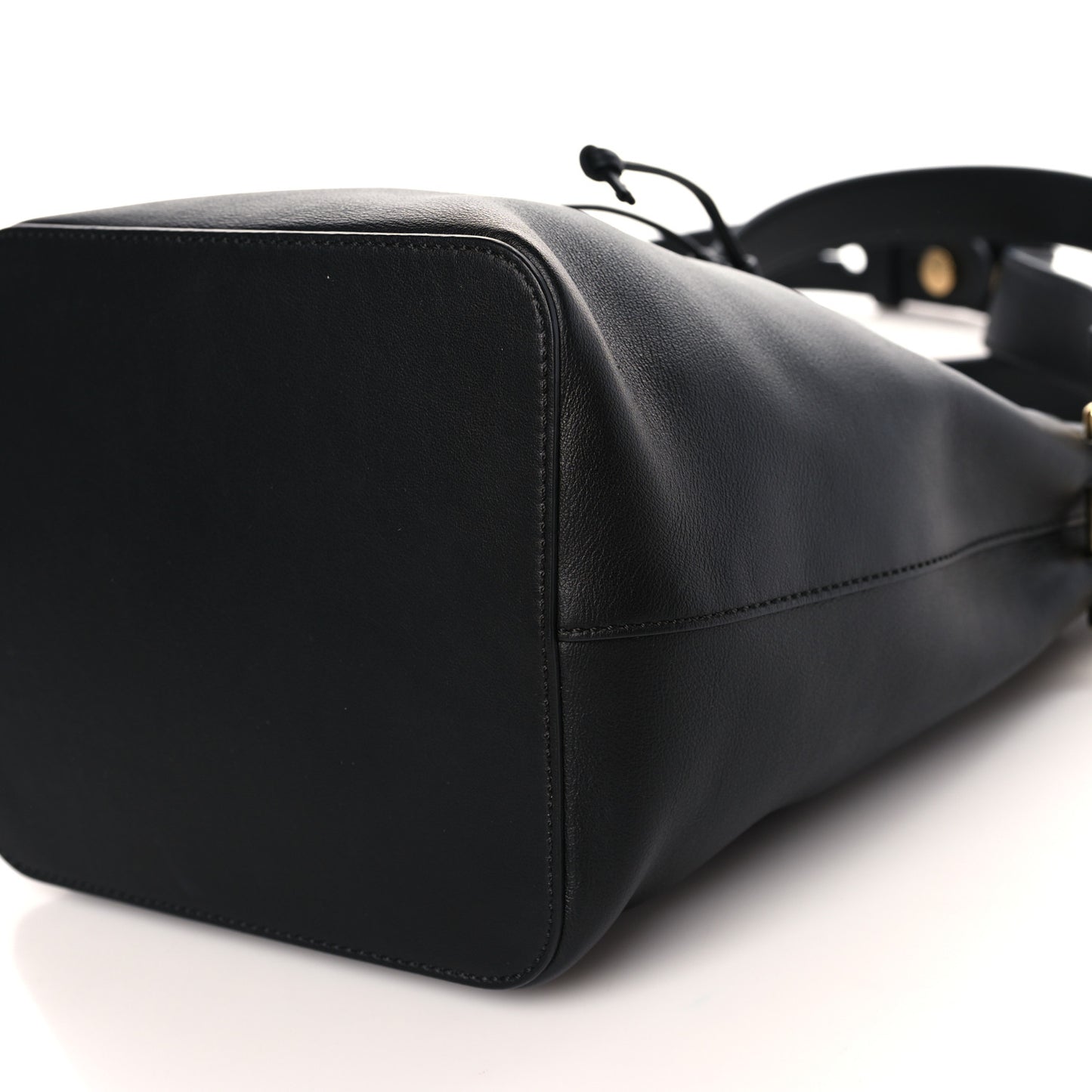 Vitello Grace Matte F is Fendi Grande Mon Tresor Bucket Bag Black