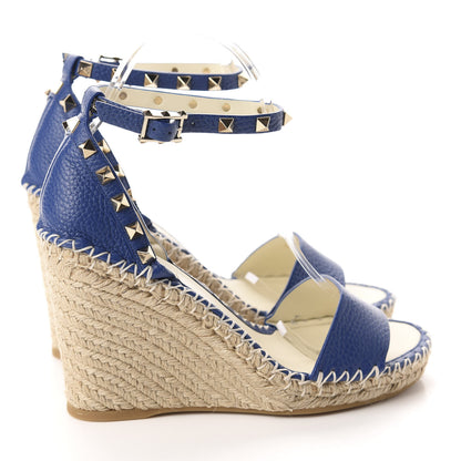Valentino Garavani Grained Calfskin Rockstud Ankle Strap Espadrille 15/105mm Wedge Sandals 38 Blu Delft Natural 4 of 10