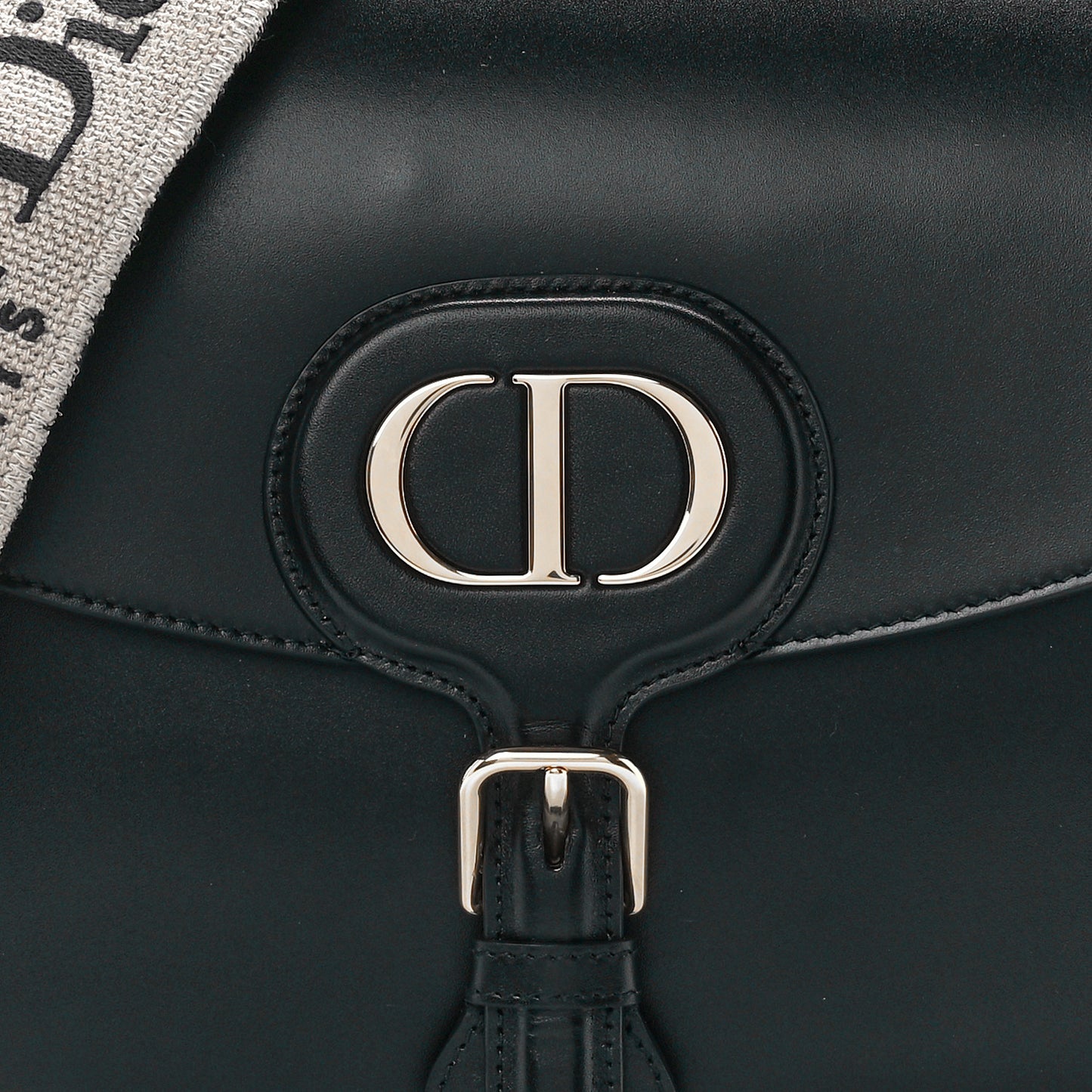 Box Calfskin Large Bobby Flap Black