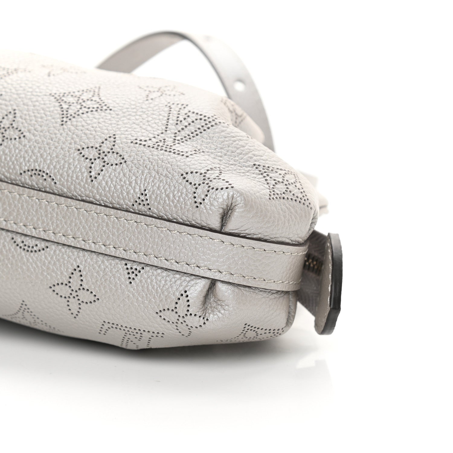 Louis Vuitton Mahina Scala Mini Pouch Gris Souris 8 of 8