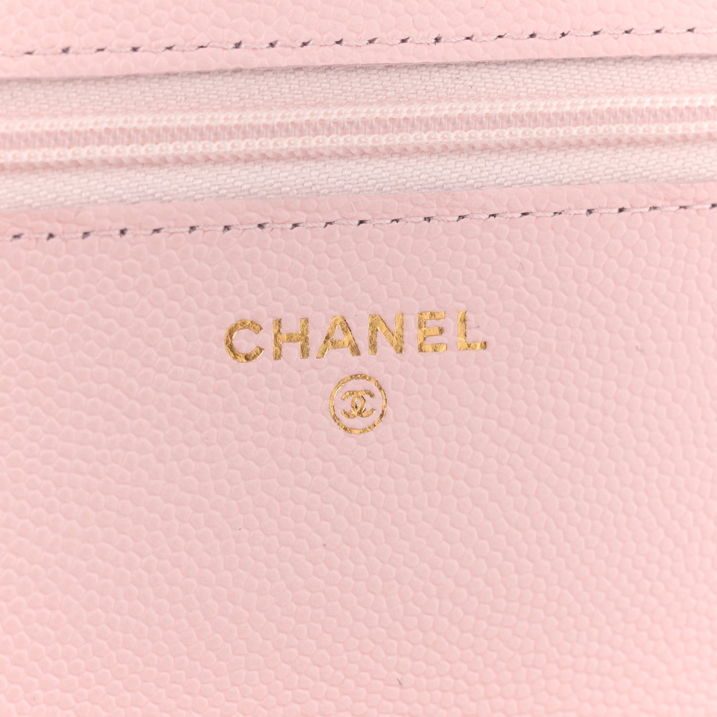 Caviar Quilted Wallet on Chain WOC Light Pink