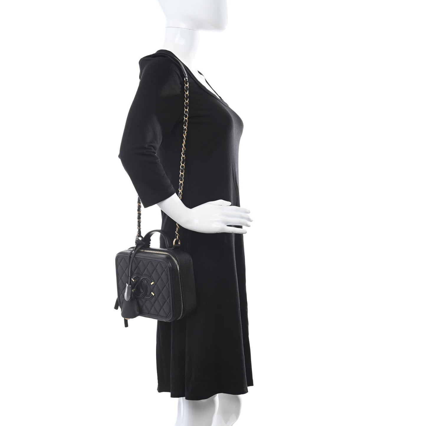 Caviar Quilted Medium CC Filigree Vanity Case Black