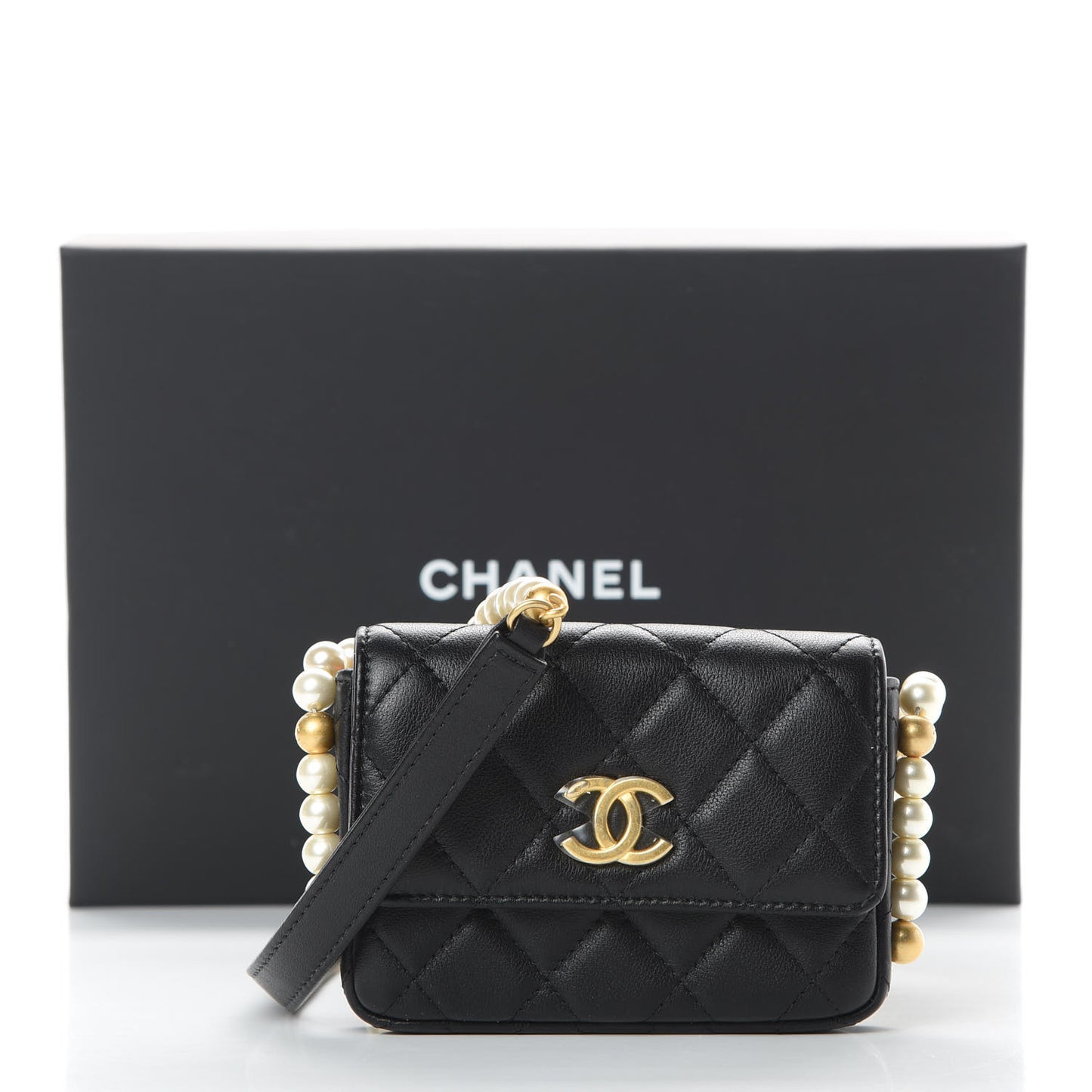 Calfskin Quilted About Pearls Card Holder Flap With Chain Black