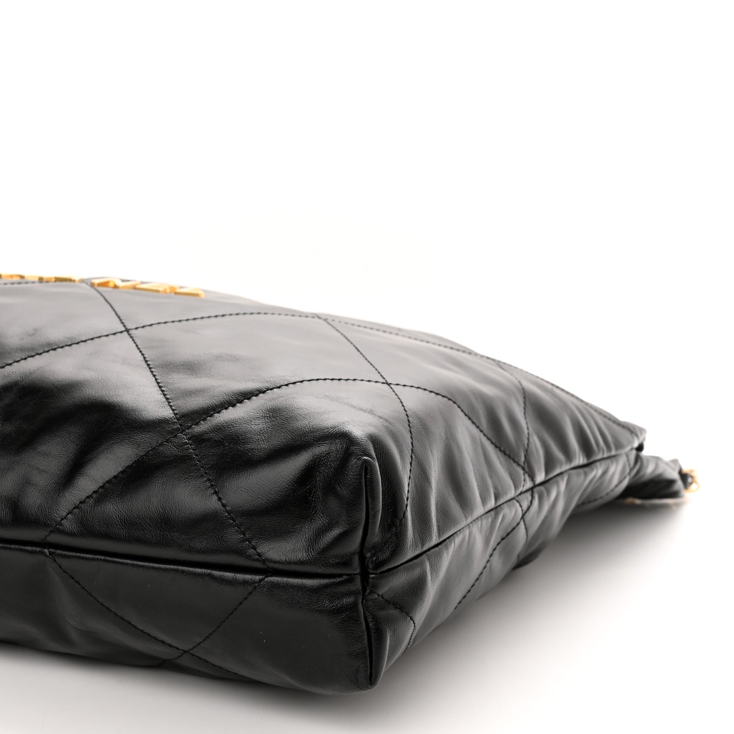 Shiny Calfskin Quilted Chanel 22 Black