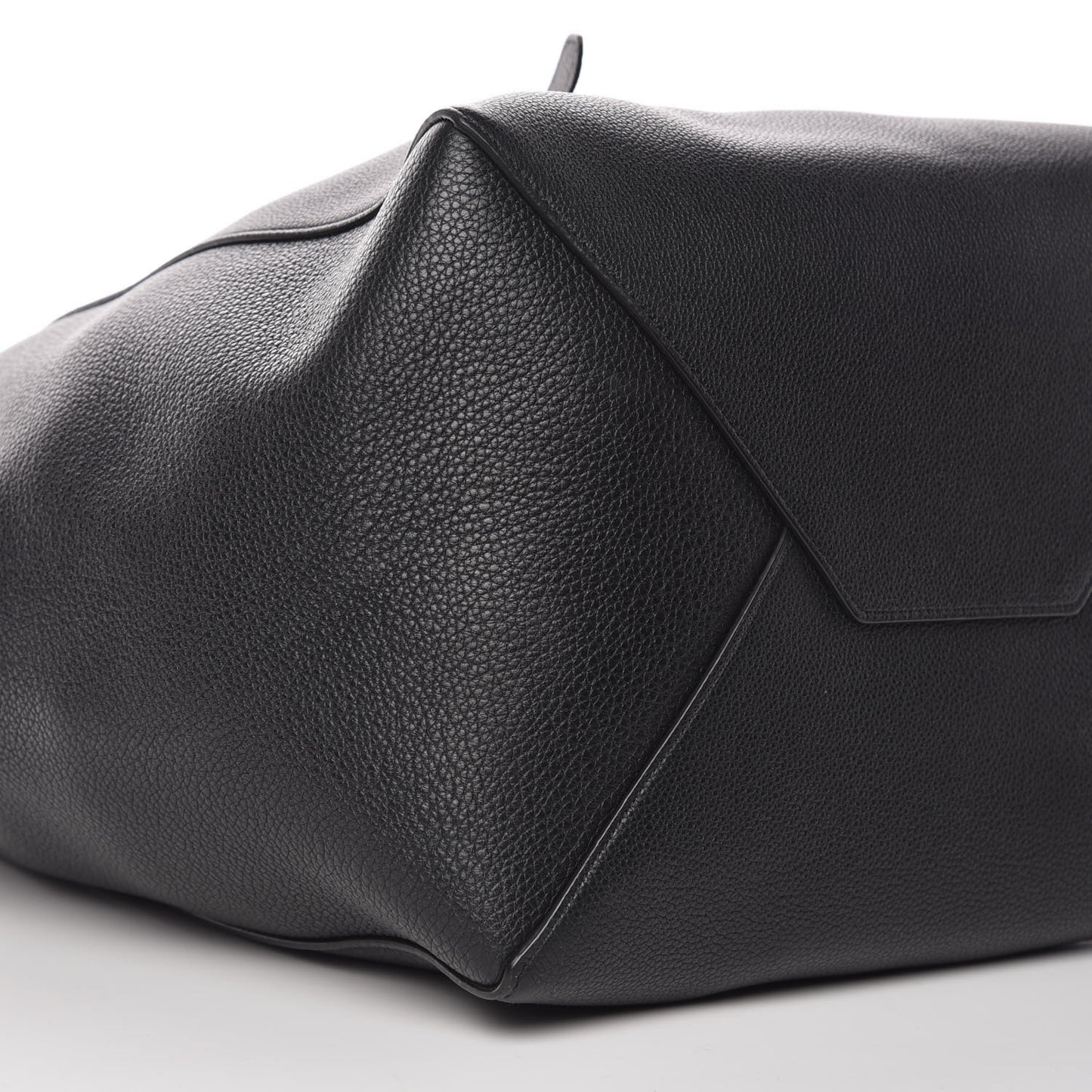 Soft Grained Calfskin Medium Belt Cabas Phantom Black