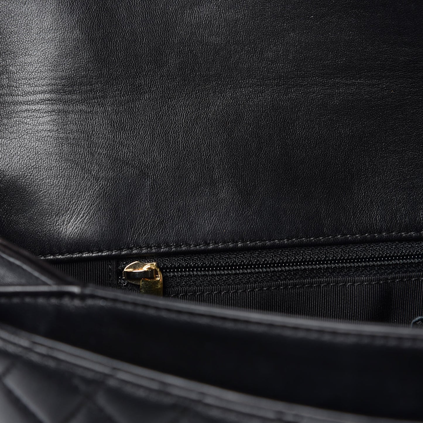 Lambskin Quilted CC Unchained Clutch Black