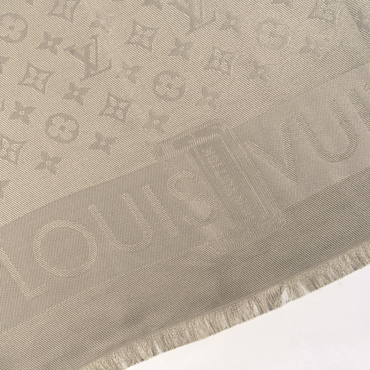 Louis Vuitton Silk Wool Monogram Lock and Go Shine Shawl Vert Asnieres 4 of 5
