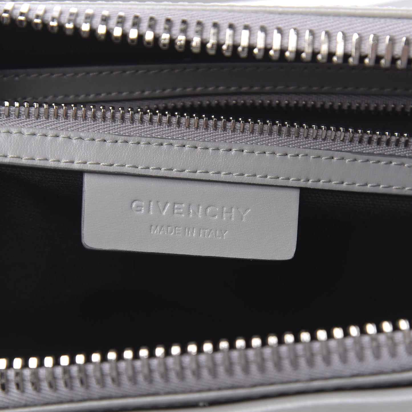 Shiny Lord Calfskin Medium Antigona Pearl Grey
