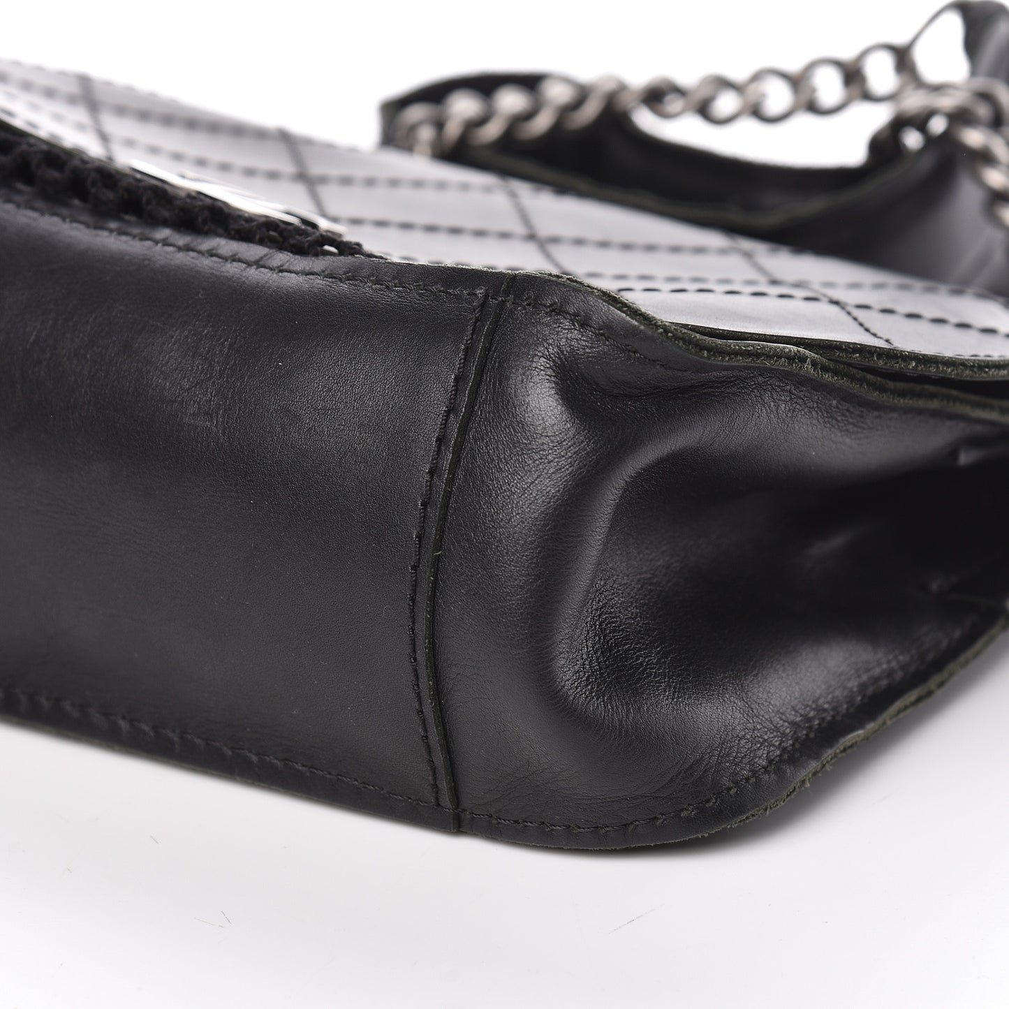 Calfskin Stitched Small Highlander Messenger Black