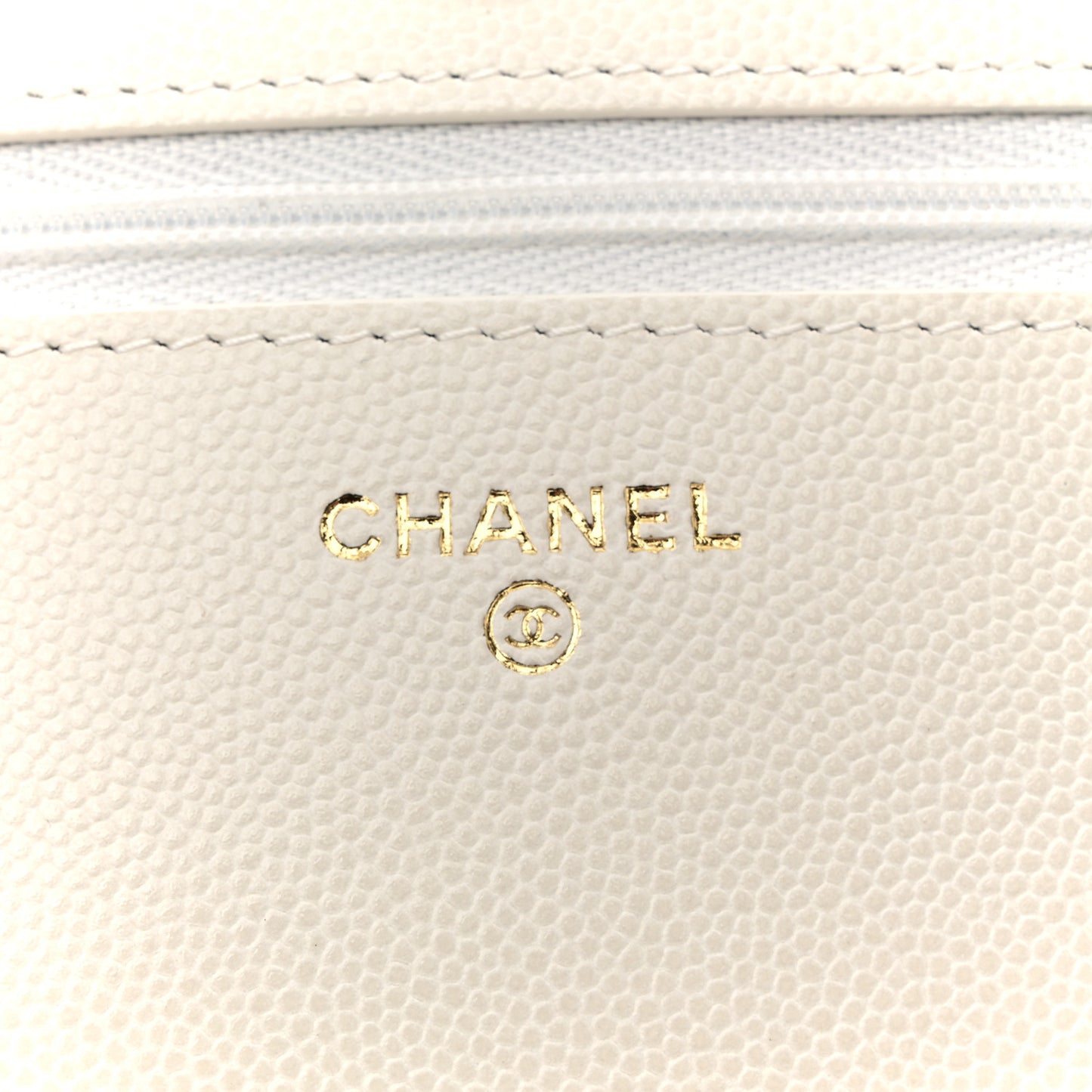 Caviar Quilted Chain CC Quilted Wallet On Chain WOC White