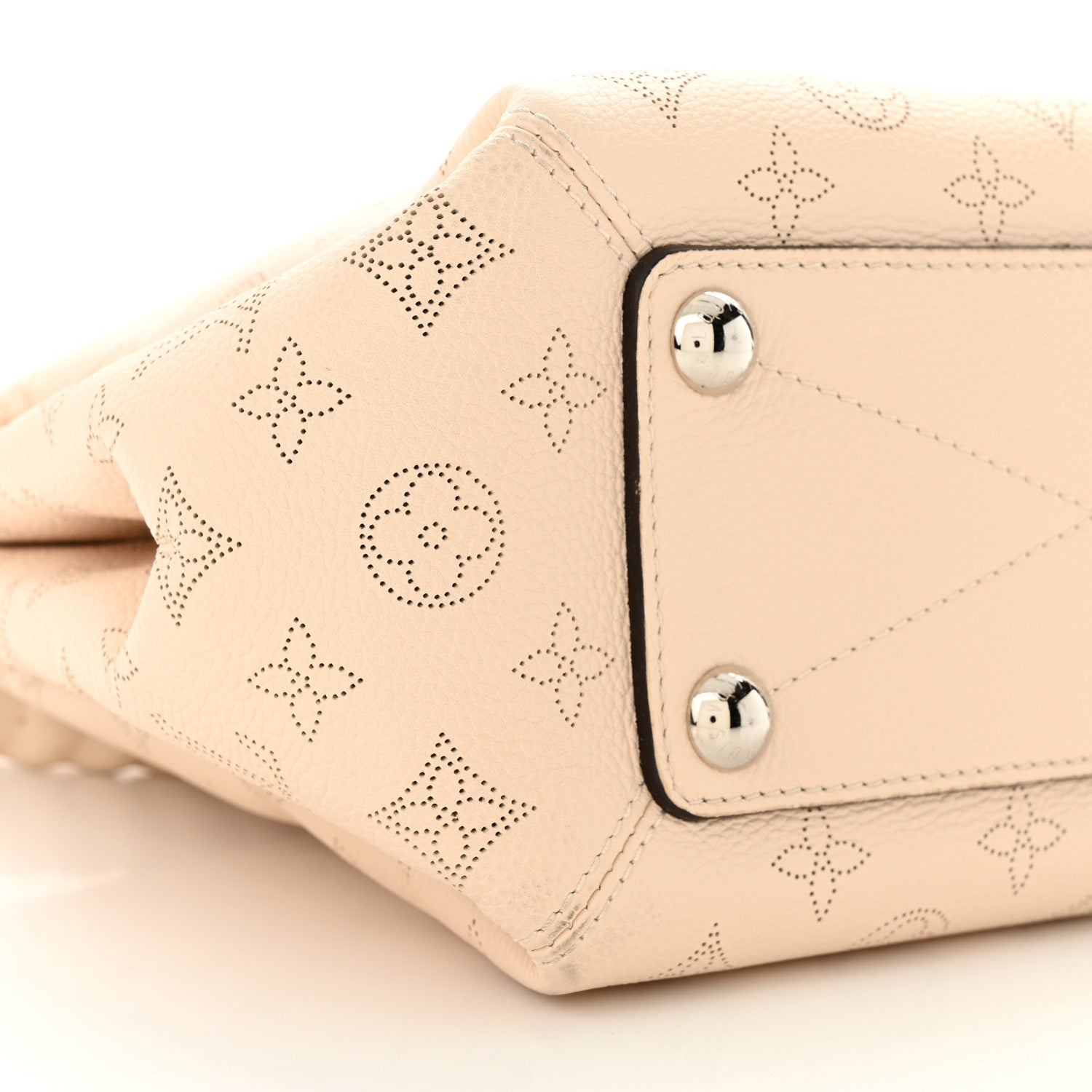 Louis Vuitton Mahina Babylone Chain BB Cream 8 of 9