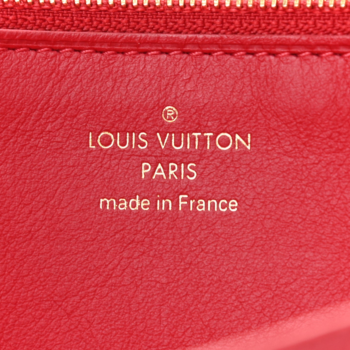 Taurillon Capucines Wallet Rubis