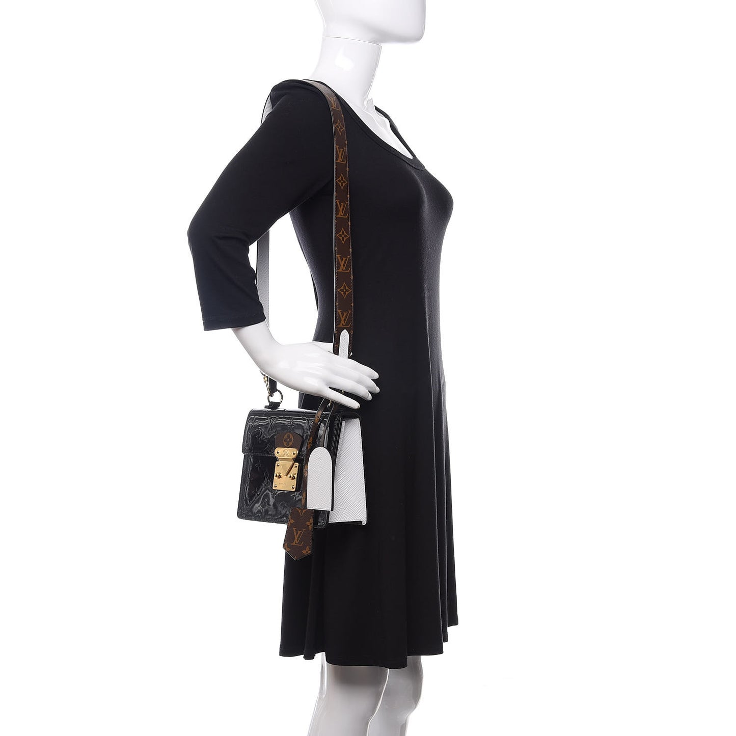 Vernis Epi Monogram Spring Street Black